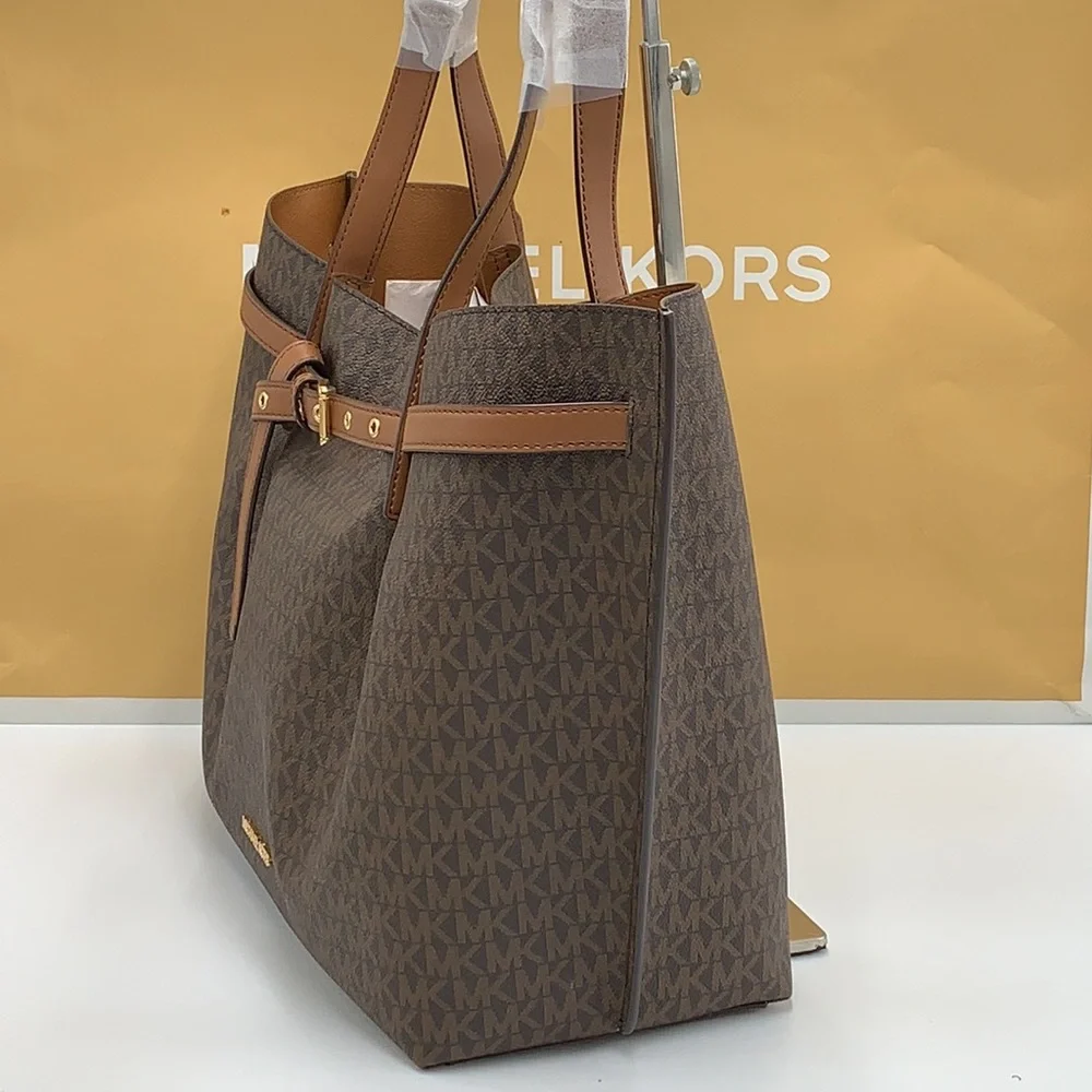 MICHAEL KORS 
Emilia Large Logo Tote Bag BROWN SIGNATURE COLOR - Picture 7 of 15